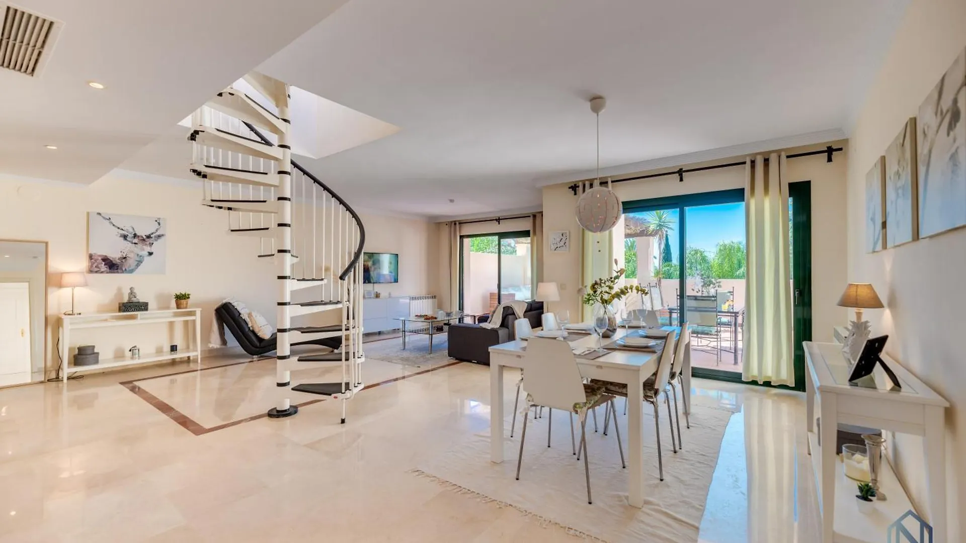 Modern And Spacious 2 Bdrm Penthouse With 3 Pools ماربيا 0*,