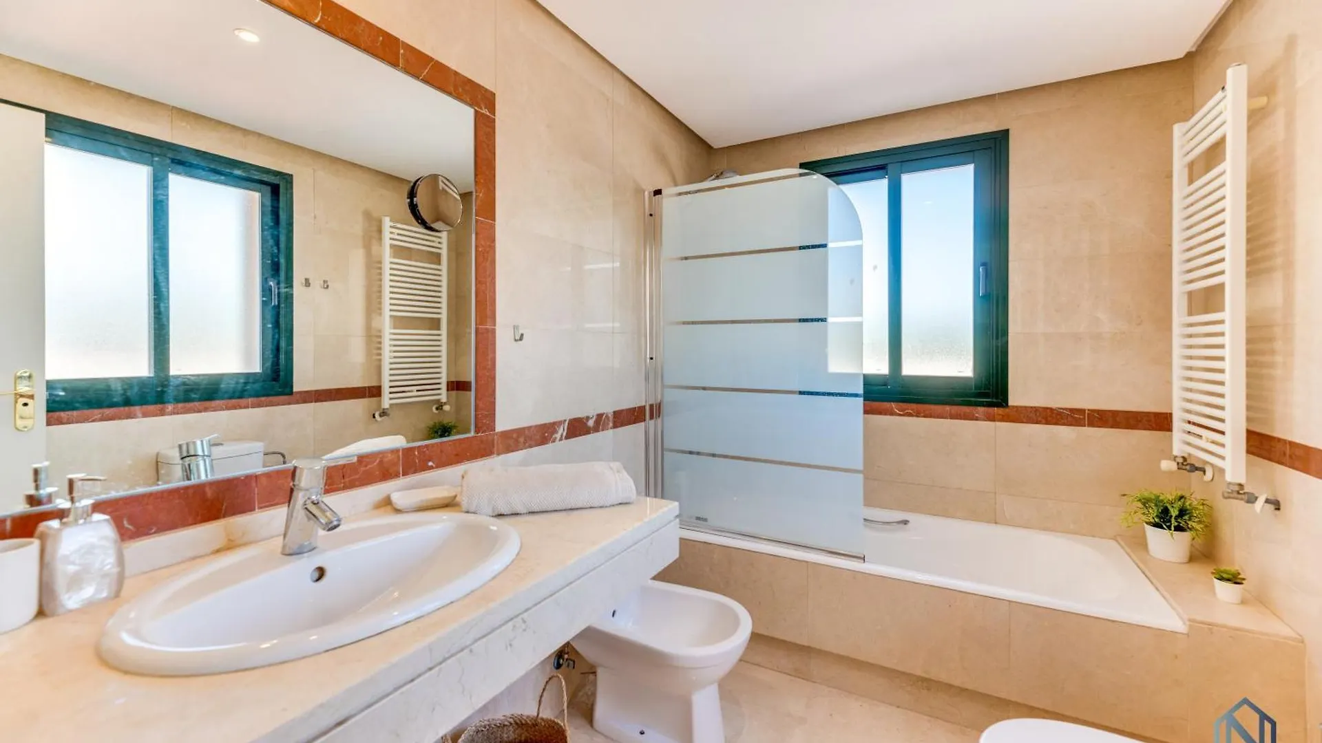 Modern And Spacious 2 Bdrm Penthouse With 3 Pools ماربيا 0*,  إسبانيا