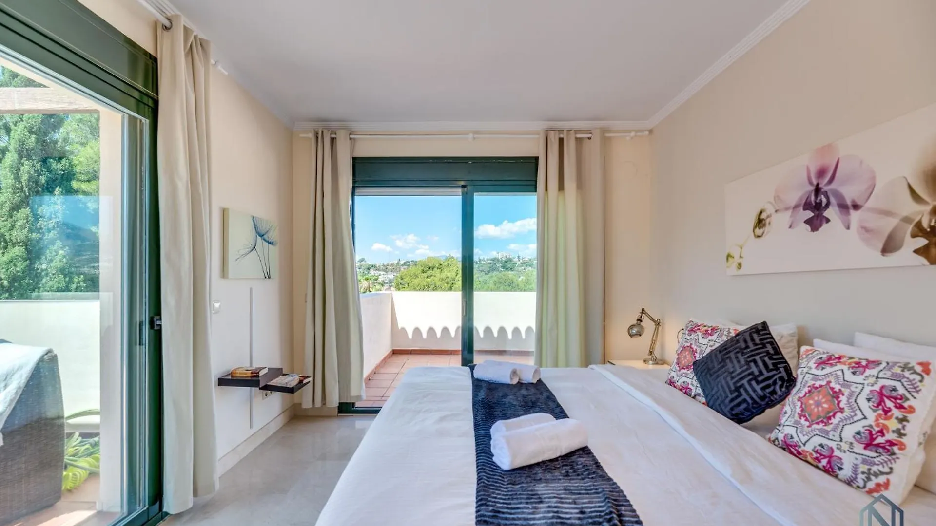 Modern And Spacious 2 Bdrm Penthouse With 3 Pools ماربيا شقة
