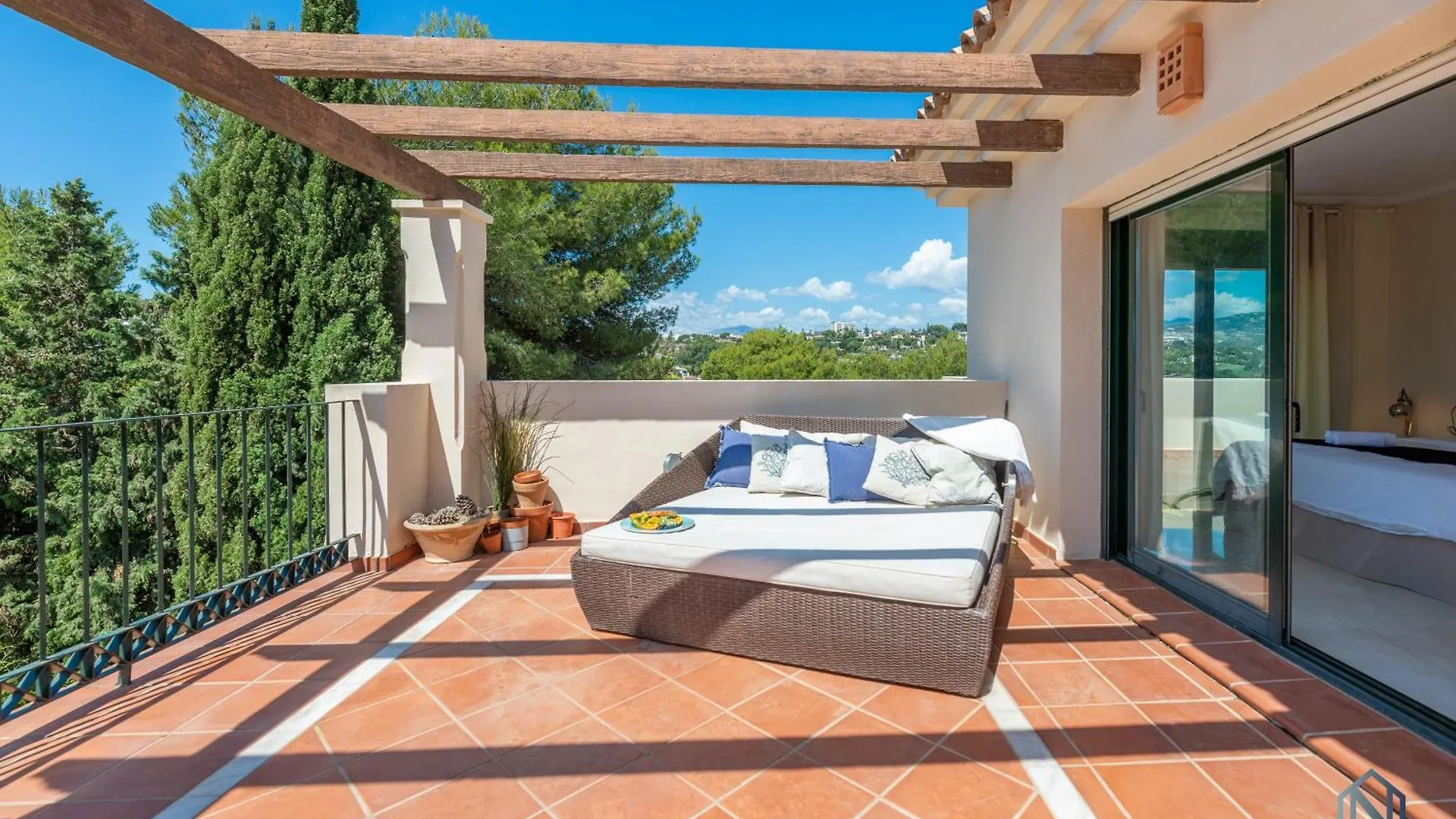 Modern And Spacious 2 Bdrm Penthouse With 3 Pools Μαρμπέλλα